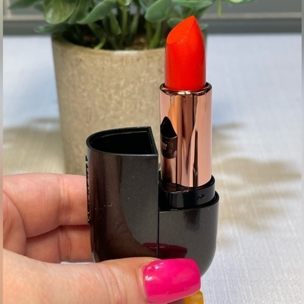 🌸 NWT Luminess Crème Confession Lipstick in Blood Moon